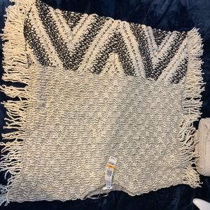 Bar III knitted poncho. Size s/m.